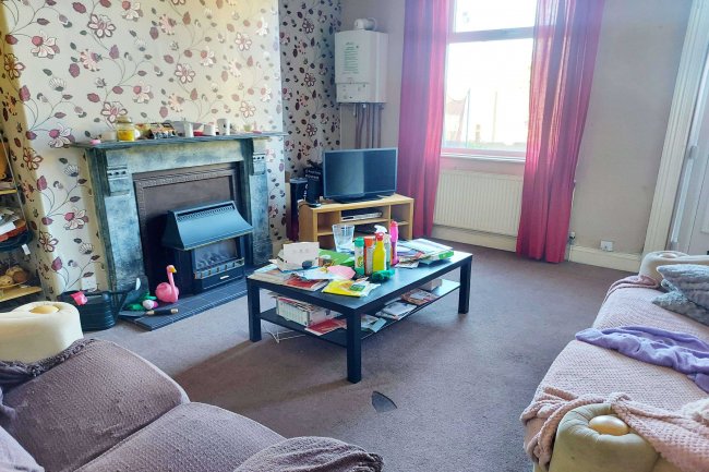 8 Chapel Street, Stanningley, Pudsey, LS28 6BW
 6