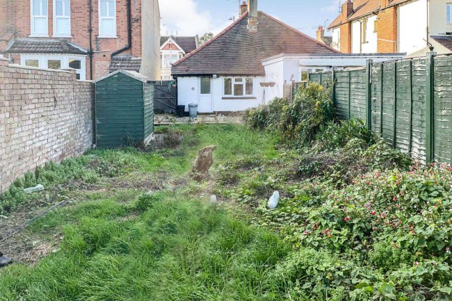 48 Bournemouth Park Road, Southend-on-Sea, SS2 5LP 2