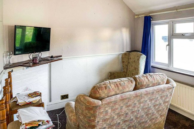 48 Bournemouth Park Road, Southend-on-Sea, SS2 5LP 2