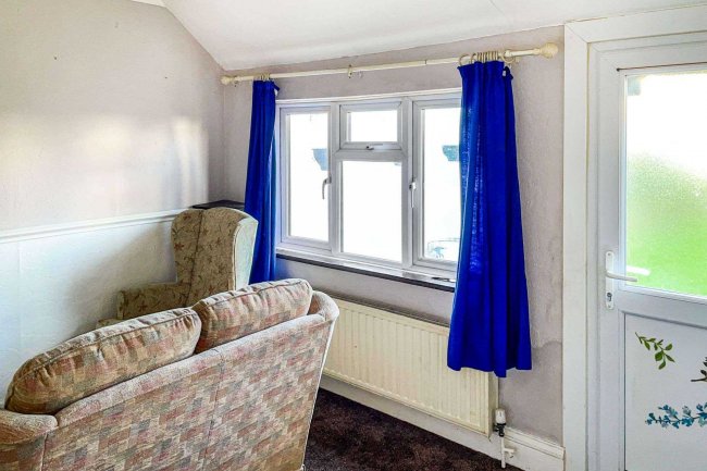 48 Bournemouth Park Road, Southend-on-Sea, SS2 5LP 2