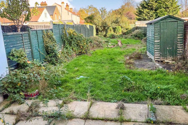 48 Bournemouth Park Road, Southend-on-Sea, SS2 5LP 2