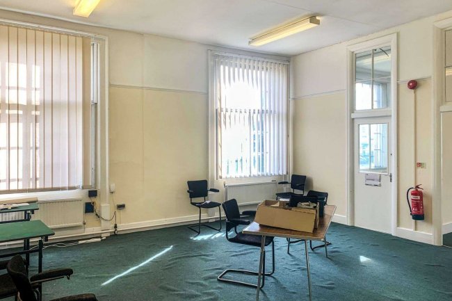 Church Hill House, 17 Bath Street, Frome, Somerset  BA11 1DN 10