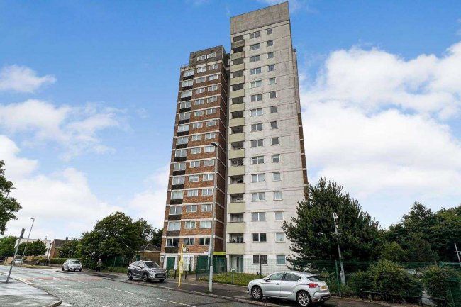 Flat 28 Beech Rise, Liverpool, L33 8WY
 5