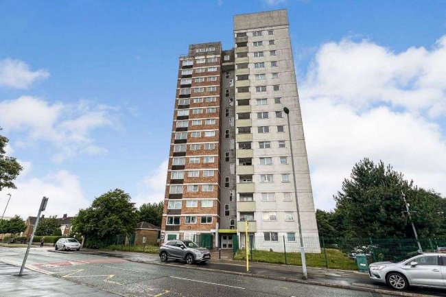 Flat 69 Beech Rise, Liverpool, L33 8WY
 1