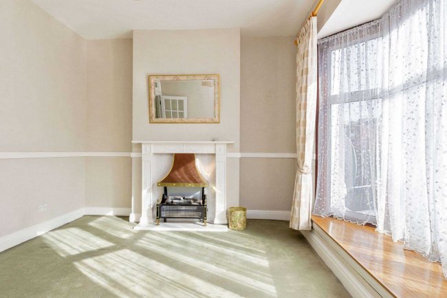 Flat 8, 77a Hampden Road, Hornsey, London, N8 0HU 1