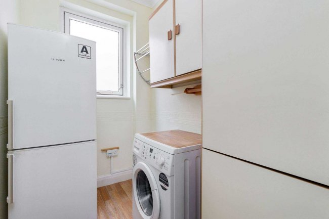 Flat 8, 77a Hampden Road, Hornsey, London, N8 0HU 1