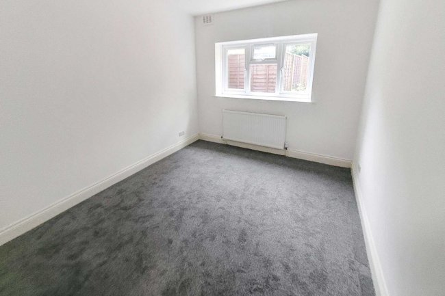 46 Connaught Road, London NW10 9AG 2