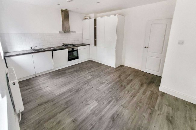 46 Connaught Road, London NW10 9AG 2