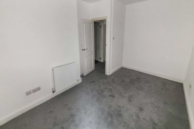 46 Connaught Road, London NW10 9AG 2