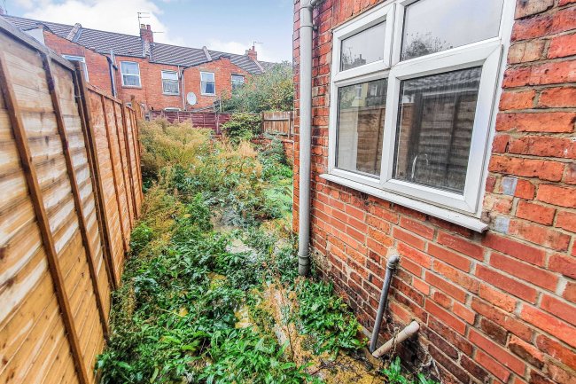 17 Dunster Street, Northampton, NN1 3LB 5