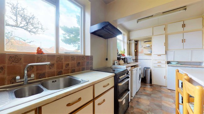 17 Hogarth Gardens, Heston TW5 0QS 6