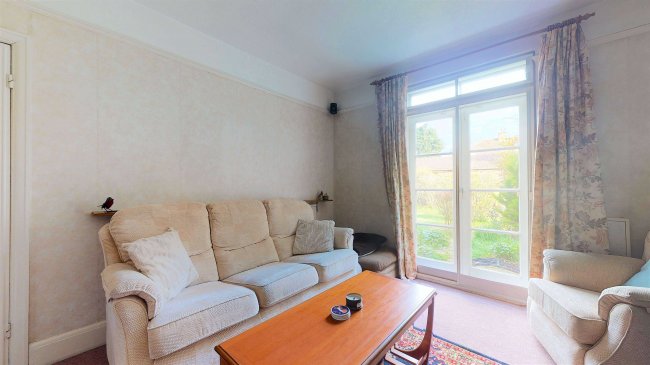 17 Hogarth Gardens, Heston TW5 0QS 6