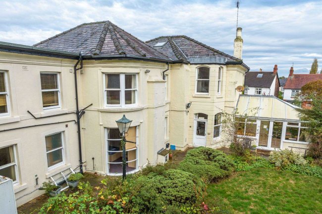 Park Villa Independent Hospital, 268 Park Lane, Macclesfield, Cheshire, SK11 8AE 1