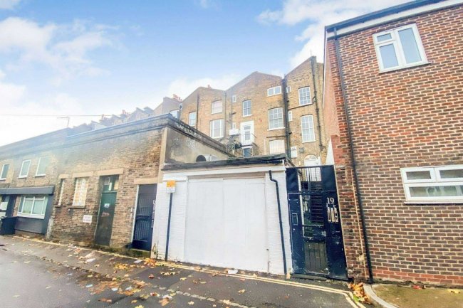 19c Wolsey Mews, Kentish Town, London NW5 2DX 
 5