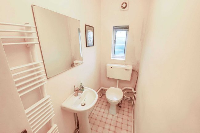 19c Wolsey Mews, Kentish Town, London NW5 2DX 
 5