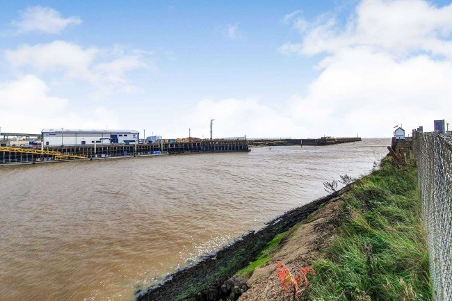 41 Mariners Wharf, Fort Road, Newhaven, East Sussex, BN9 9DU 5