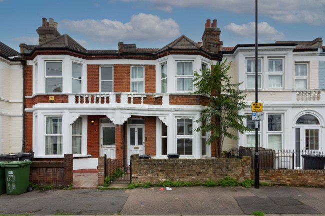 69A Murillo Road, Lewisham, London, SE13 5QG 
 3