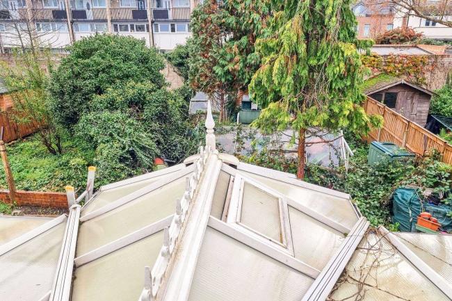 43 Manor Road, Enfield, EN2 0AN
 4