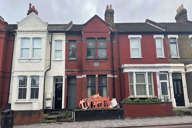 33 Trinity Road, Tooting, London, SW17 7SD
 10