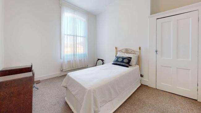 1 Digby Crescent, Finsbury Park, London, N4 2HS
 8