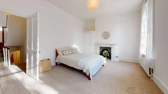 1 Digby Crescent, Finsbury Park, London, N4 2HS
 8