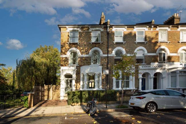 1 Digby Crescent, Finsbury Park, London, N4 2HS
 8