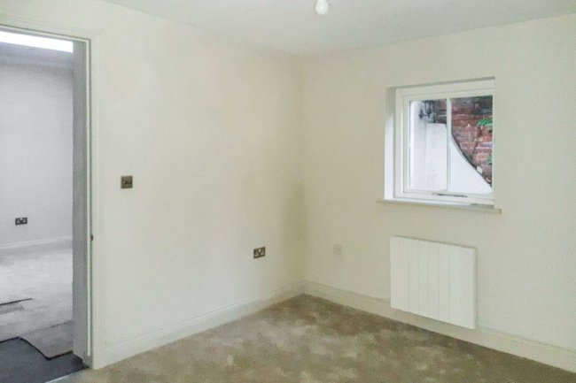 Flats B & C 37 Bartholomew Street, Reading, RG14 5LL 7