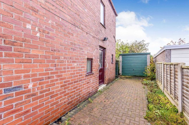 31 Milson Grove, York, YO10 3AQ 7