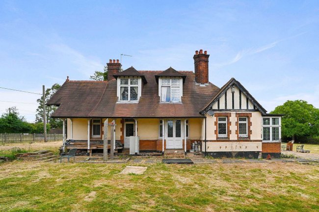 Rembrandt House, Blasford Hill, Little Waltham, Chelmsford, Essex, CM3 3PF 1