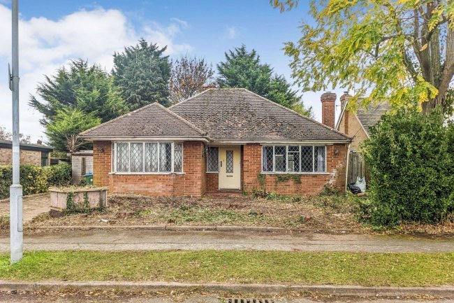 1 Orchard Close, Wendover, Aylesbury, Buckinghamshire, HP22 6LN 8