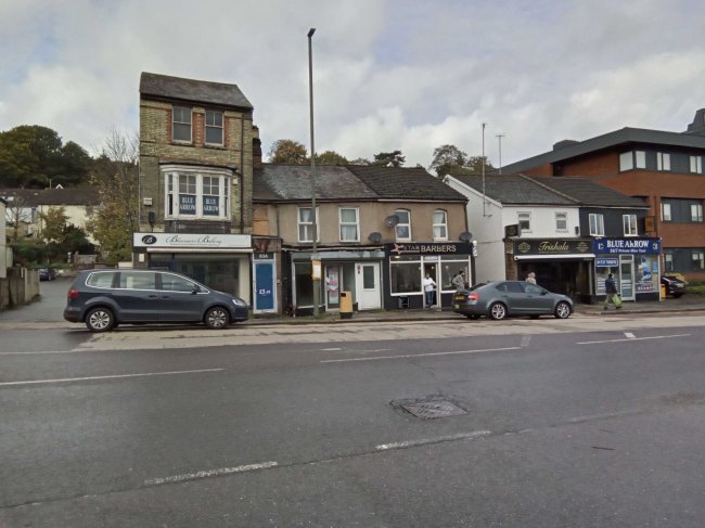 83 Brighton Rd, Redhill, RH1 6PS 4