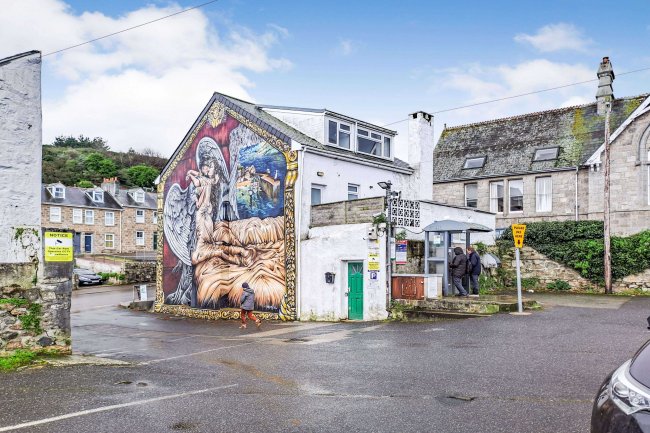 The Flat 9a Alma Terrace, St Ives, TR26 1QX 1