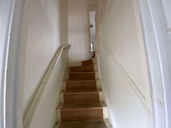 2 Oatlands Road, Enfield, EN3 5LJ 8