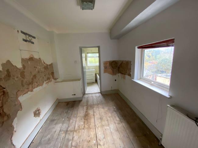 2 Oatlands Road, Enfield, EN3 5LJ 8