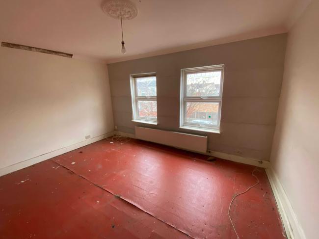 2 Oatlands Road, Enfield, EN3 5LJ 8