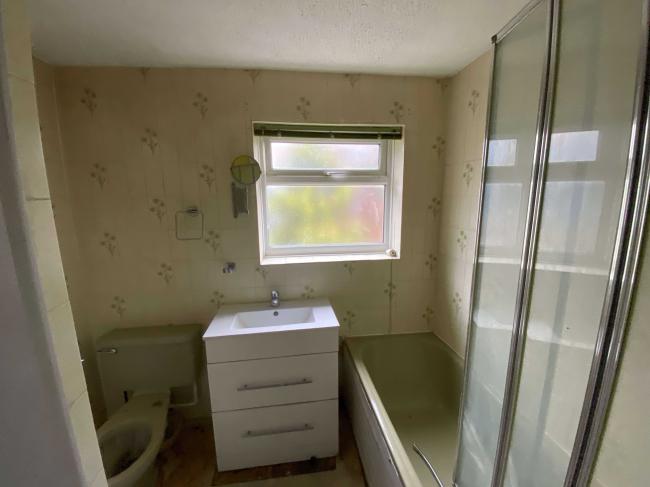 2 Oatlands Road, Enfield, EN3 5LJ 8