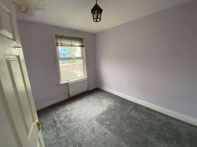 2 Oatlands Road, Enfield, EN3 5LJ 8