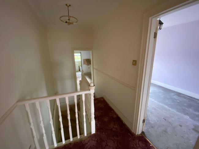 2 Oatlands Road, Enfield, EN3 5LJ 8