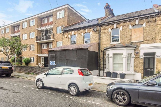 37 Rigault Road, Fulham, London, SW6 4JJ  2
