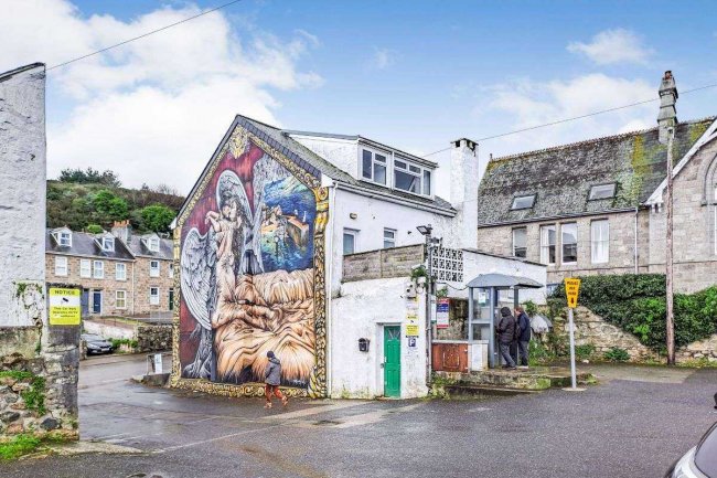 9 Alma Terrace, St Ives, TR26 1QX 2