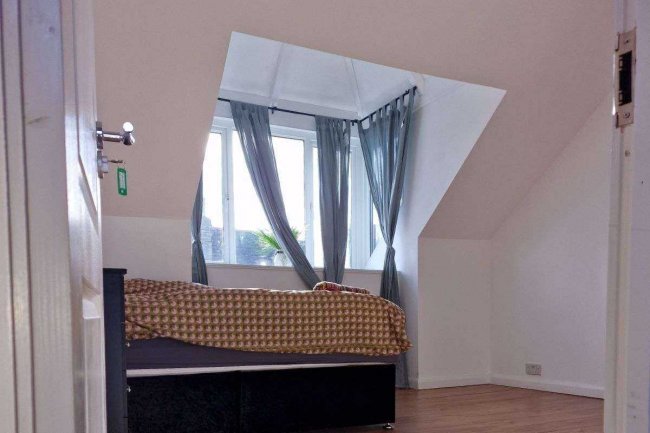 37-41 Bank Street, Newquay, Cornwall, TR7 1DJ 4