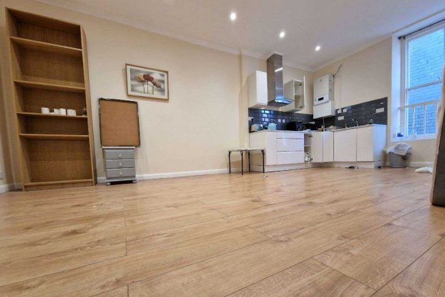 37-41 Bank Street, Newquay, Cornwall, TR7 1DJ 4