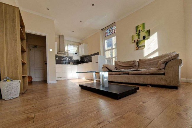 37-41 Bank Street, Newquay, Cornwall, TR7 1DJ 4