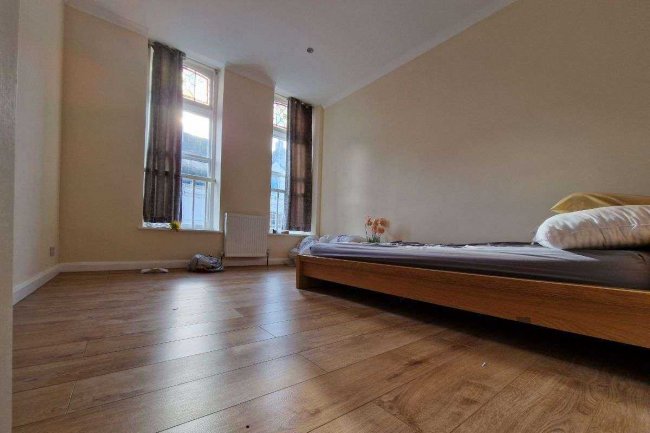 37-41 Bank Street, Newquay, Cornwall, TR7 1DJ 4