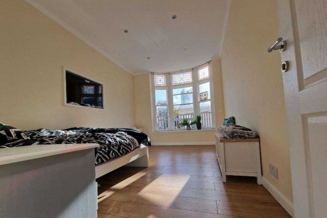 37-41 Bank Street, Newquay, Cornwall, TR7 1DJ 4