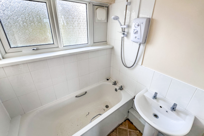 63 Acre Court, Andover, SP10 1HH 7