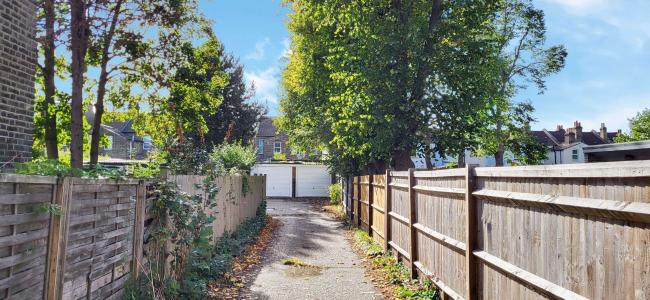 Garage 2 to the rear of 78-104 Albert Road, London SE25 4JW 1