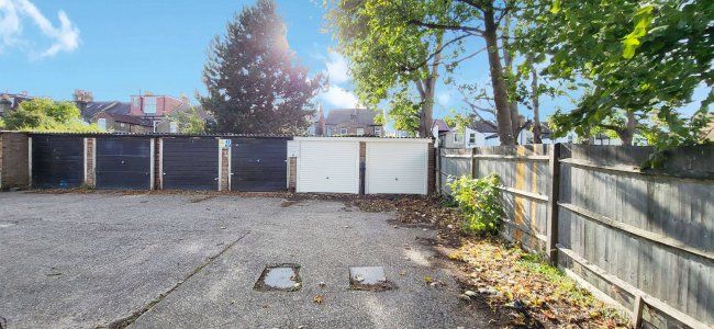Garage 2 to the rear of 78-104 Albert Road, London SE25 4JW 1