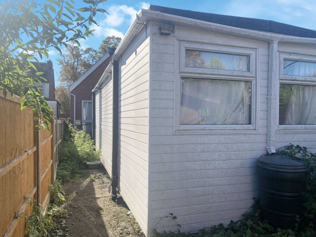 2 London Road, Stanway, Colchester, Essex CO3 0HA
 4