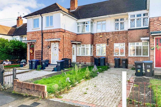 18 Barnard Gardens, New Malden, KT3 6QG 9